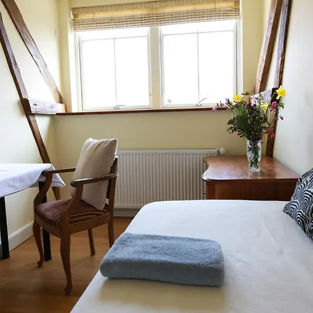 Avalonbnb فندق مبيت وإفطار 2*