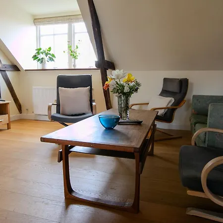 Avalonbnb فندق مبيت وإفطار