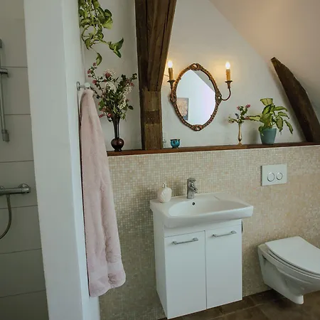 Avalonbnb فندق مبيت وإفطار أودنسه