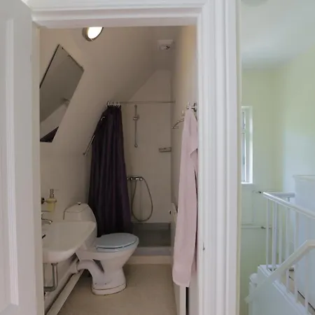 فندق مبيت وإفطار Avalonbnb 2*